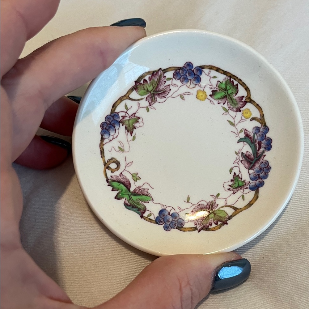 Wedgwood Jefferson Vine Floral Decorative Plate